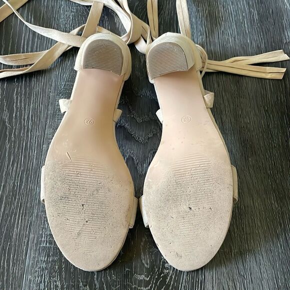 Vici | Tan Strappy Block Heel Size 9.5 - Picture 8 of 9